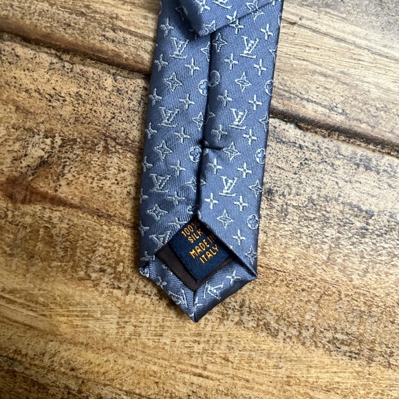 louis vituton tie - Picture 3 of 6